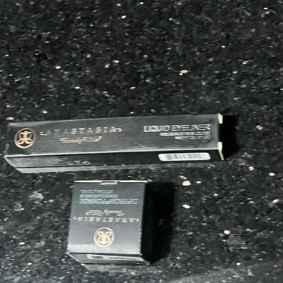 ANASTASIA BEVERLY HILLS Dipbrow Waterproof  Pomade - AUBURN + Liquid EyeLiner - Picture 1 of 2